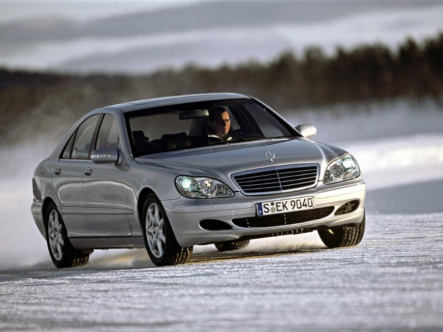  Mercedes-Benz S500 4Matic 2002 года  (фото 14 из 23)